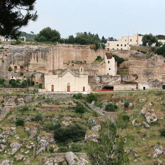 GRAVINA E CHIESA MADONNA DELLE GRAZIE copia quadra